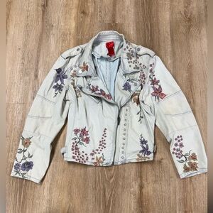 Christina V Denim Light Blue Floral Embroidered Jean Jacket Medium